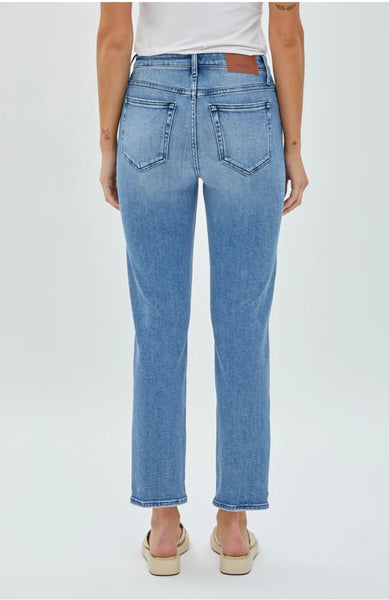 Tracey Distressed Straight Jean